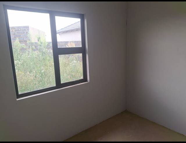 2 BEDROOM FREEHOLD FOR SALE IN DAWN PARK